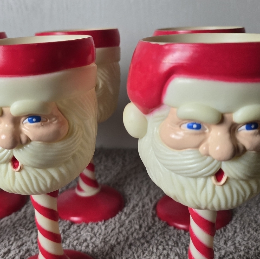 Vintage Plastic Take One Christmas Santa Claus Goblets - Picture 2 of 6